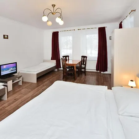 Crystal Penzión pre hostí 3*