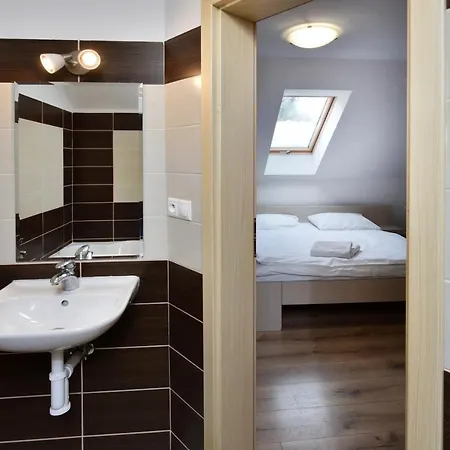 Crystal Penzión pre hostí 3*