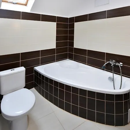 Crystal Penzión pre hostí