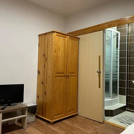 Crystal Penzión pre hostí