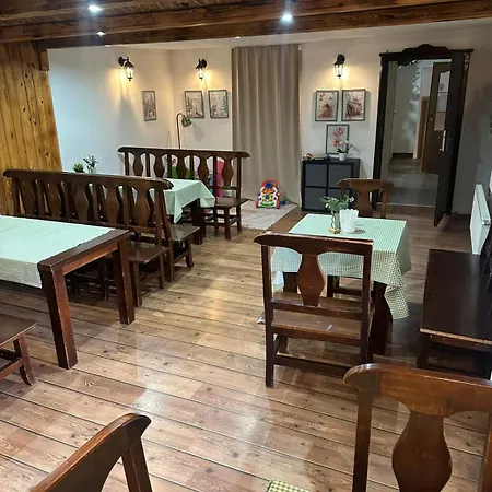 Crystal Penzión pre hostí Nova Lesna